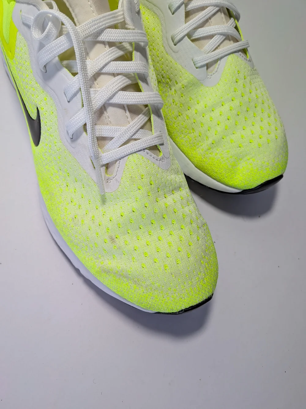 Nike Odyssey React Volt White Black Running Shoes Men’s Size 11.5 - Picture 6 of 6